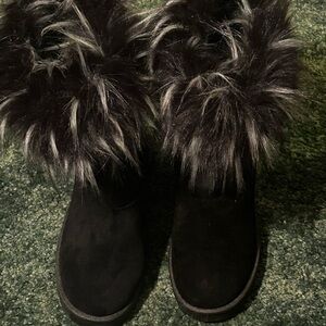 Women's Black Fur-Trimmed Boots